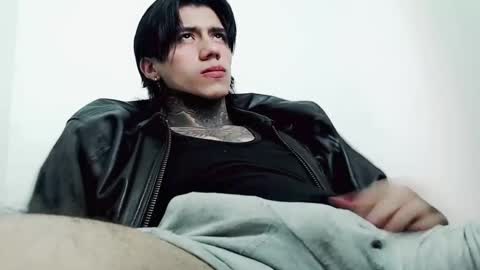 CHRIS  INDEPENT MODEL online show from March 10, 2025, 11:27 pm