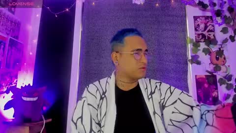 Christian Wang online show from January 13, 2025, 1:06 pm