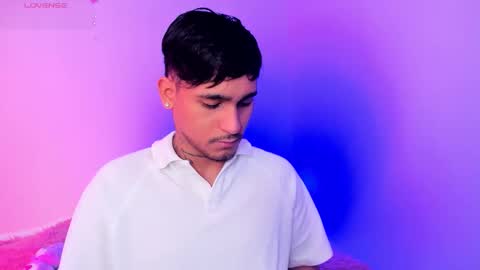 Christian Wang online show from December 1, 2025, 5:07 pm