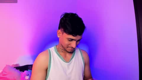 Christian Wang online show from December 2, 2025, 6:58 pm