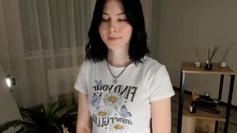 christaschrecongost online show from February 11, 2026, 6:13 pm