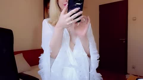 Snapshot of christihanson chatting on February 13, 2025, 7:03 am christihanson online show from February 13, 2025, 7:03 am