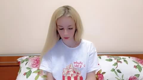 christihanson online show from April 11, 2026, 1:21 am