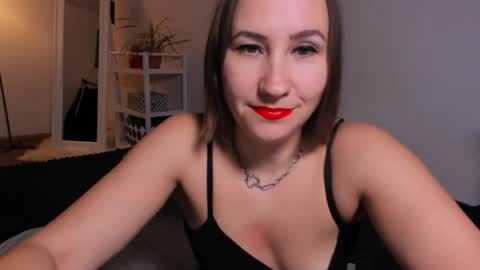 christina rosse online show from November 18, 2025, 10:09 am