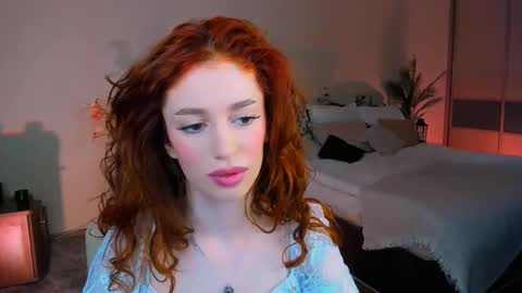 christinaconteeree online show from November 24, 2025, 7:24 pm