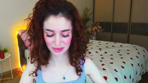 christinaconteeree online show from April 3, 2026, 8:07 pm