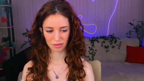 christinaconteeree online show from June 4, 2026, 7:20 pm