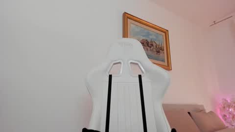 Hi im Christine online show from February 21, 2025, 7:23 am