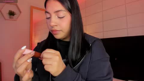 Christine  online show from December 5, 2025, 12:03 pm