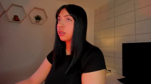 Christine  online show from February 4, 2026, 12:00 pm