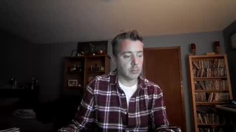 chrisw8121 online show from December 17, 2025, 5:46 am