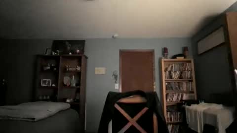 Snapshot of chrisw8121670385 chatting on February 20, 2026, 5:15 am Chris online show from February 20, 2026, 5:15 am