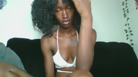 Snapshot of chroe22 chatting on January 7, 2026, 8:11 pm chroe22 online show from January 7, 2026, 8:11 pm