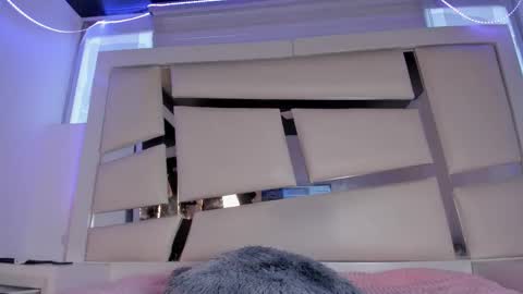 instagram chrystaljade.1 online show from February 20, 2026, 1:22 pm