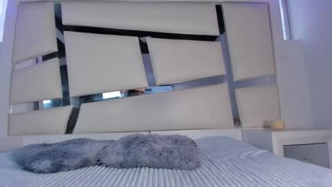 instagram chrystaljade.1 online show from March 21, 2026, 1:16 pm