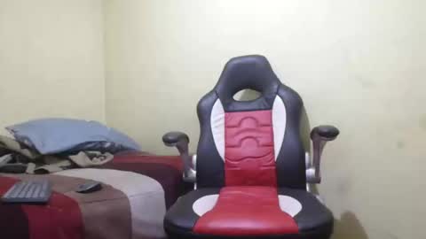 Snapshot of chupameloxxx3 chatting on February 5, 2025, 4:59 am el papi online show from February 5, 2025, 4:59 am