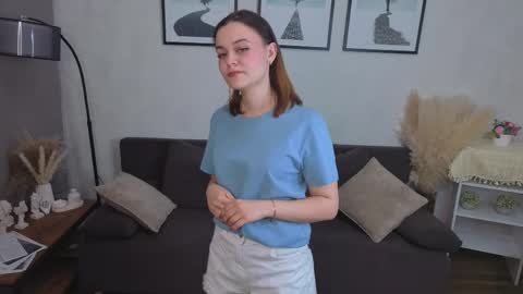 Snapshot of ciaragately chatting on April 5, 2026, 11:51 am My name is Mia hello everyone online show from April 5, 2026, 11:51 am