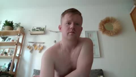 ciasnsyrize1996 online show from March 12, 2025, 7:46 am