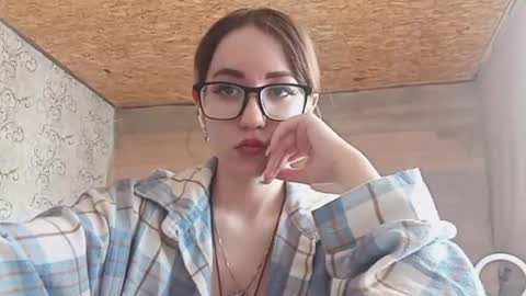 Snapshot of cicelyphaup chatting on June 7, 2026, 9:57 am Olivia online show from June 7, 2026, 9:57 am