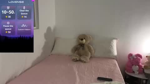 Snapshot of cielo_18d chatting on December 10, 2024, 2:59 am Mia online show from December 10, 2024, 2:59 am