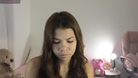 Snapshot of cielo_18d chatting on January 4, 2025, 4:01 am Mia online show from January 4, 2025, 4:01 am