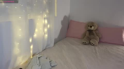 Snapshot of cielo_18d chatting on January 18, 2025, 4:37 am Mia online show from January 18, 2025, 4:37 am