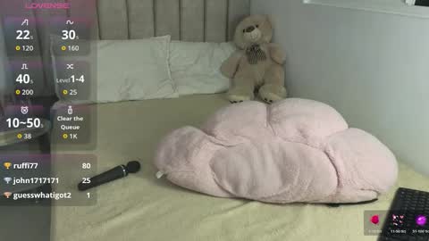 Snapshot of cielo_18d chatting on February 28, 2026, 3:51 am Mia online show from February 28, 2026, 3:51 am