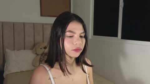 Mia online show from March 19, 2026, 5:00 am