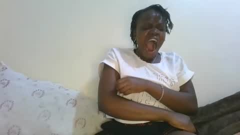 cilia petite online show from February 10, 2026, 8:24 pm