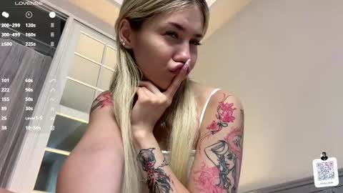 Snapshot of cinacandy chatting on June 8, 2026, 5:08 am L online show from June 8, 2026, 5:08 am