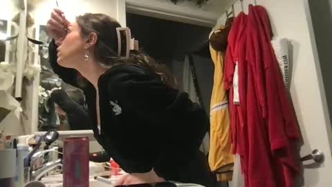 Snapshot of cinnamonpeaches chatting on April 6, 2026, 10:11 pm Carmen online show from April 6, 2026, 10:11 pm