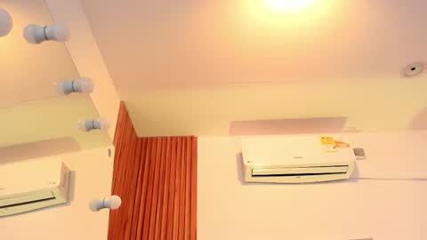 Cintia online show from November 12, 2025, 12:05 pm