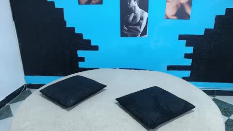 Cinthya online show from October 15, 2025, 4:18 pm