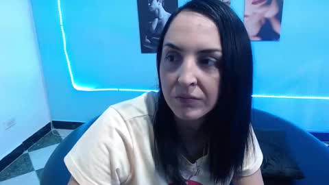 Snapshot of cinthya_dan chatting on February 4, 2026, 4:35 pm Cinthya online show from February 4, 2026, 4:35 pm