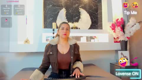 Cinthya  online show from September 10, 2025, 11:43 am