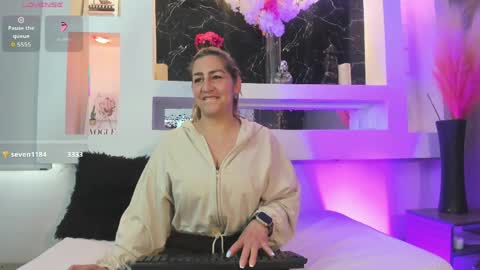 Cinthya  online show from May 30, 2026, 12:24 pm
