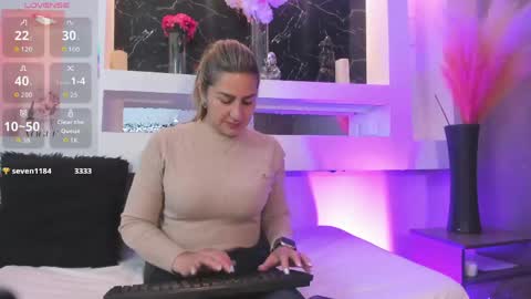 Cinthya  online show from June 4, 2026, 12:11 pm