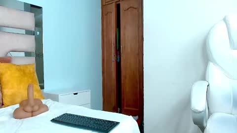 Cintia Hills online show from January 17, 2025, 4:06 am