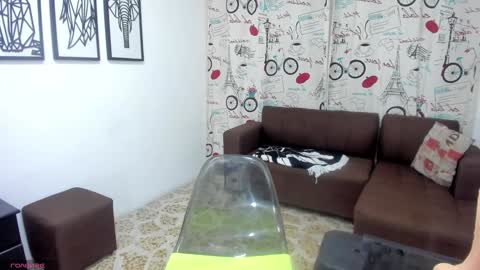 Snapshot of cintiagreyx chatting on February 6, 2025, 5:51 pm CINTIA online show from February 6, 2025, 5:51 pm