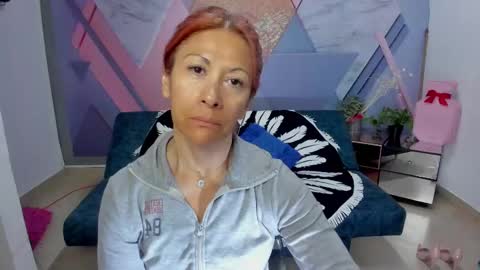 Snapshot of cintiagreyx chatting on February 10, 2025, 11:25 am CINTIA online show from February 10, 2025, 11:25 am