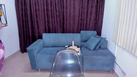 Snapshot of cintiagreyx chatting on November 5, 2025, 11:43 am CINTIA online show from November 5, 2025, 11:43 am