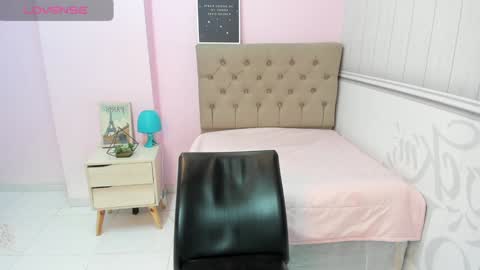 Circe Cherry online show from December 31, 2024, 12:43 am