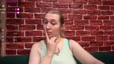 citrusblissss online show from December 4, 2025, 3:49 am