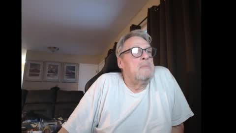 Snapshot of cjscout chatting on December 3, 2024, 7:00 pm cjscout online show from December 3, 2024, 7:00 pm