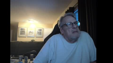 Snapshot of cjscout chatting on December 15, 2024, 12:51 am cjscout online show from December 15, 2024, 12:51 am