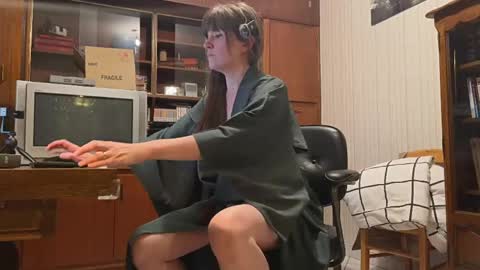 Claire Moulin online show from May 27, 2026, 9:12 pm