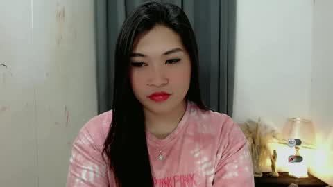 CLAIRE online show from October 17, 2025, 4:42 pm