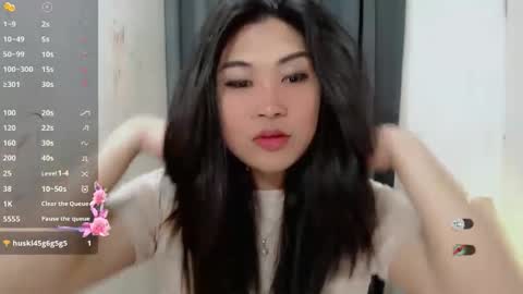 CLAIRE online show from November 9, 2025, 1:37 am