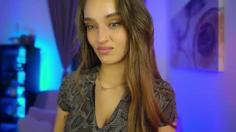 Clara smile online show from October 24, 2025, 6:37 pm