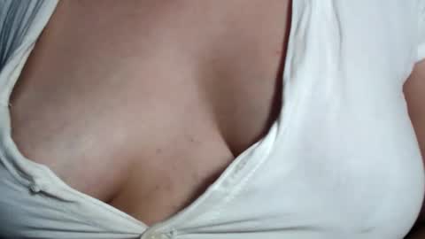 Snapshot of claraaa___ chatting on January 6, 2025, 9:30 am CLARA AT YOUR SERVICE online show from January 6, 2025, 9:30 am